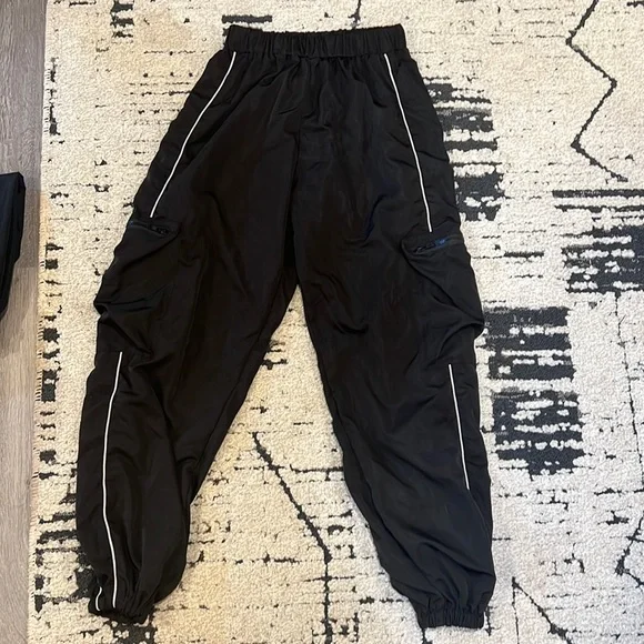 Windbreaker pants hot sale near me